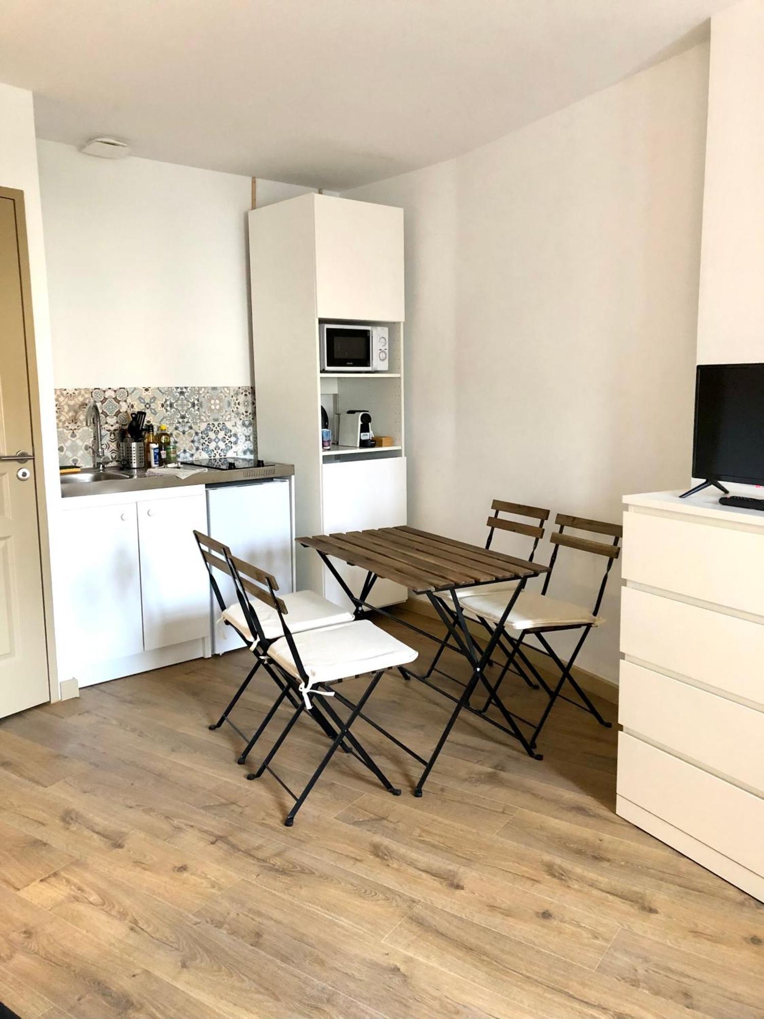 Logement Neuf, Tout Confort, Au Coeur Du Village Saint Didier  ภายนอก รูปภาพ